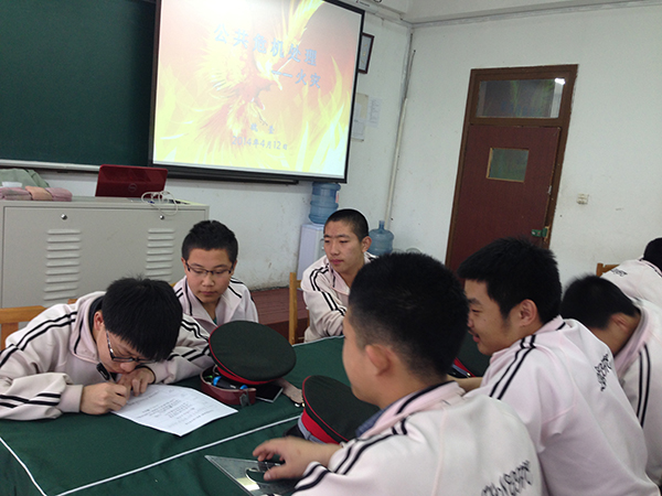 综合中专做好“开学安全每一课”