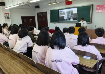 举办“榜样领航，逐梦前行”优秀毕业生分享交流活动